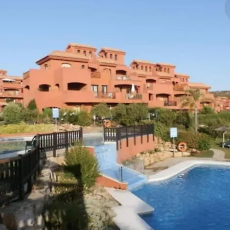 Appart hôtel De Dos Y Un Bano Con Piscinas Y Jardines Cercano A La Playa