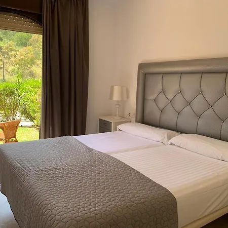 De Dos Y Un Bano Con Piscinas Y Jardines Cercano A La Playa Appart hôtel