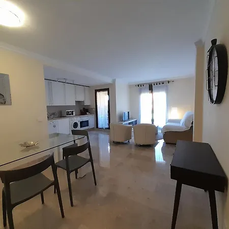 De Dos Y Un Bano Con Piscinas Y Jardines Cercano A La Playa Appart hôtel