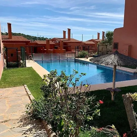 De Dos Y Un Bano Con Piscinas Y Jardines Cercano A La Playa 4* Estepona